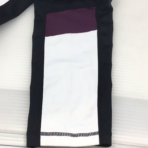 Zella Color Block Capris (E1) - Picture 6 of 6